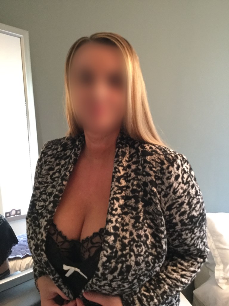 JosephineBaker - Busty Independent Mature High Class Escort